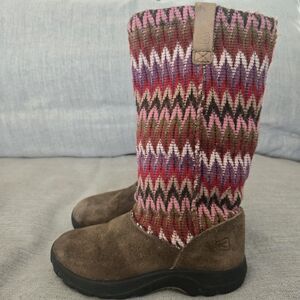 KEEN AUBURN Big Girls Size 1 Suede Knit Winter Boots – Cozy Zigzag Pattern Brown